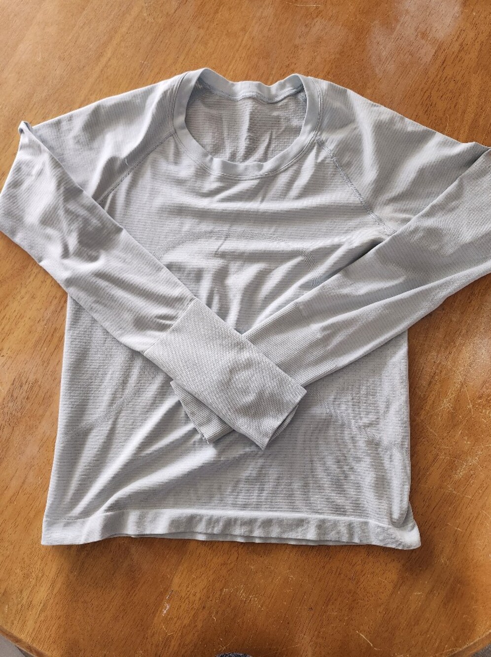 💙 Lululemon Swiftly Tech Long-Sleeve Shirt 2.0 | Size 6 | Light Blue - Picture 4 of 5